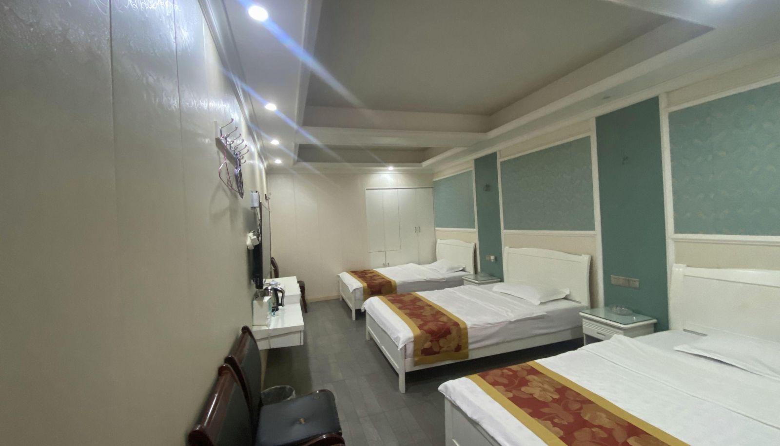 Yinglong Hotel