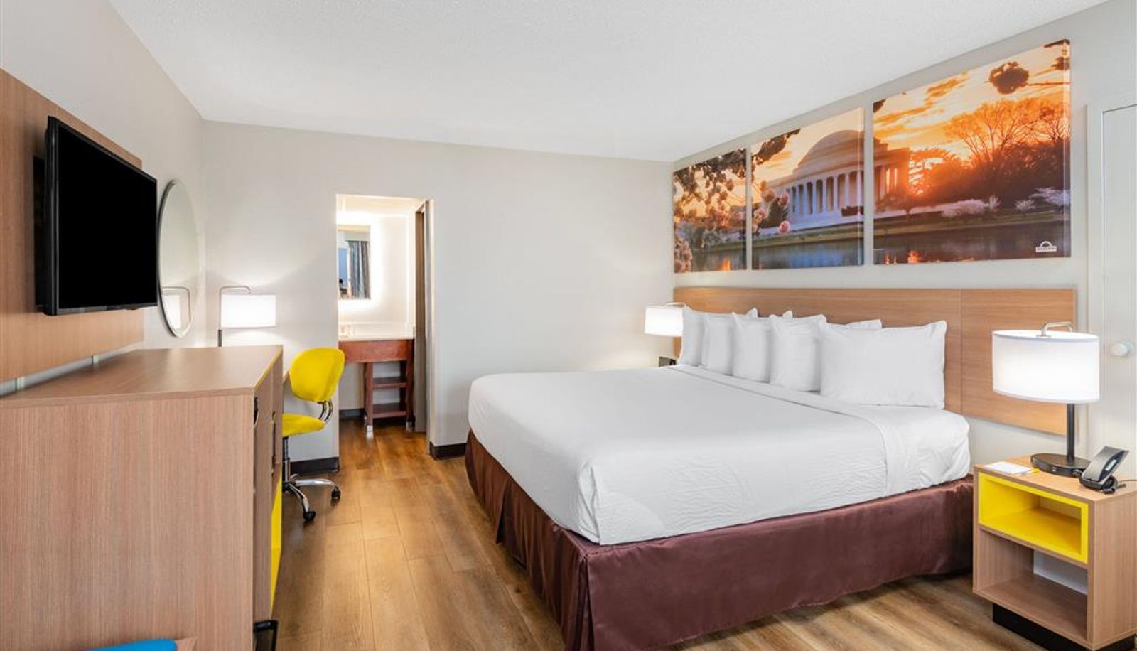 Room - Days Inn by Wyndham Charlottesville/University Area