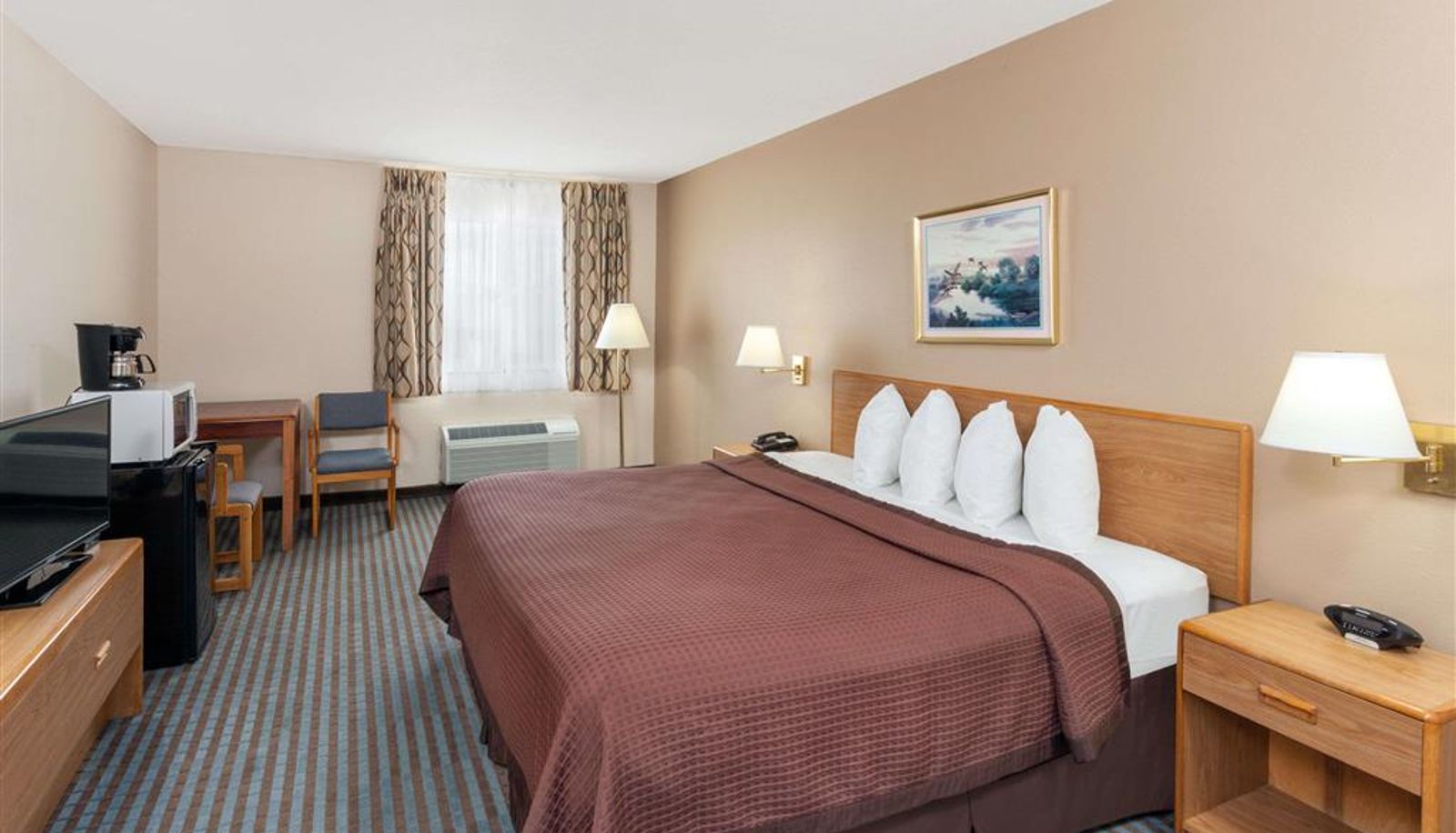 Zimmer - Days Inn by Wyndham Charleston