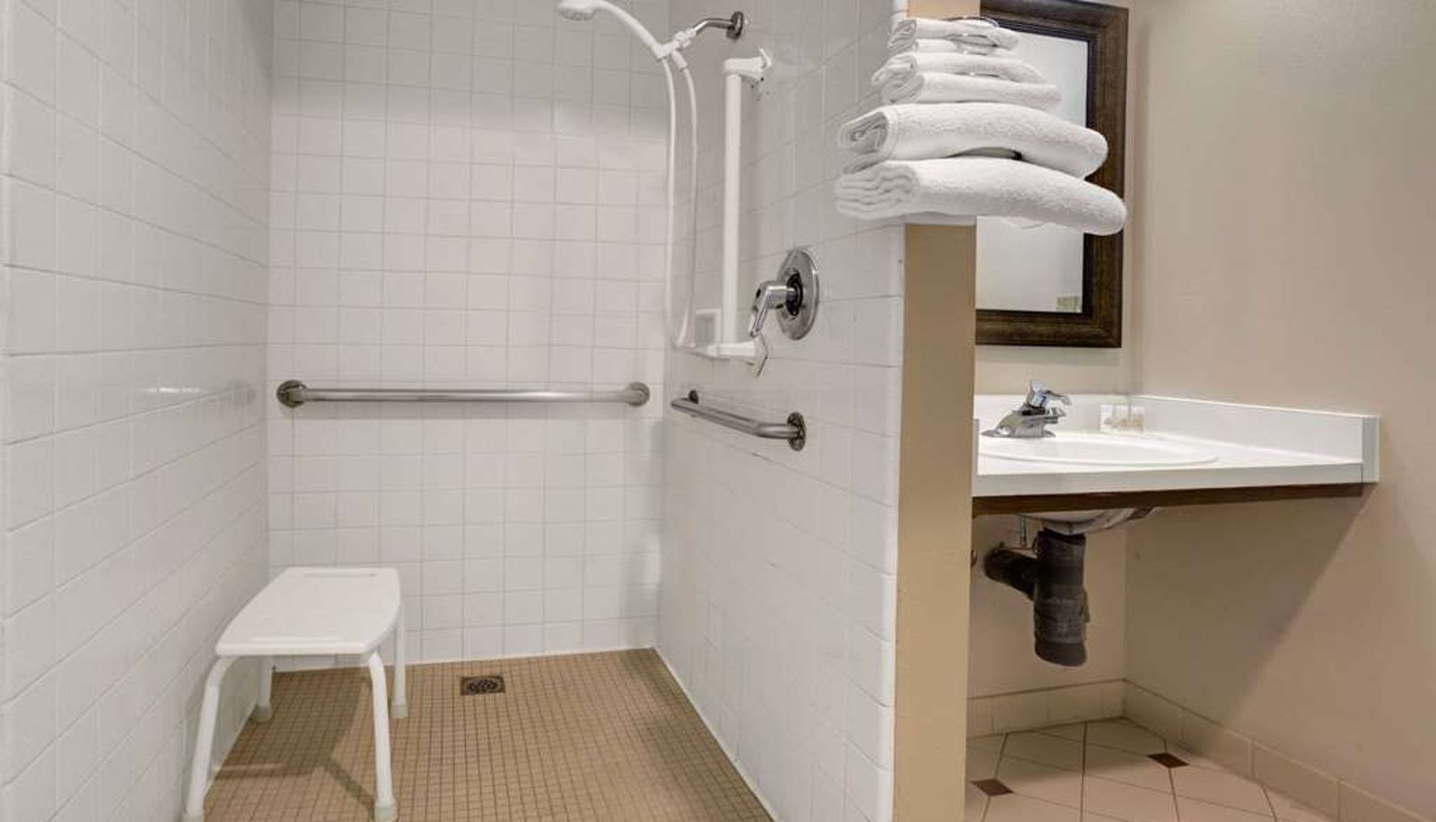 Zimmer - Days Inn by Wyndham Woodland