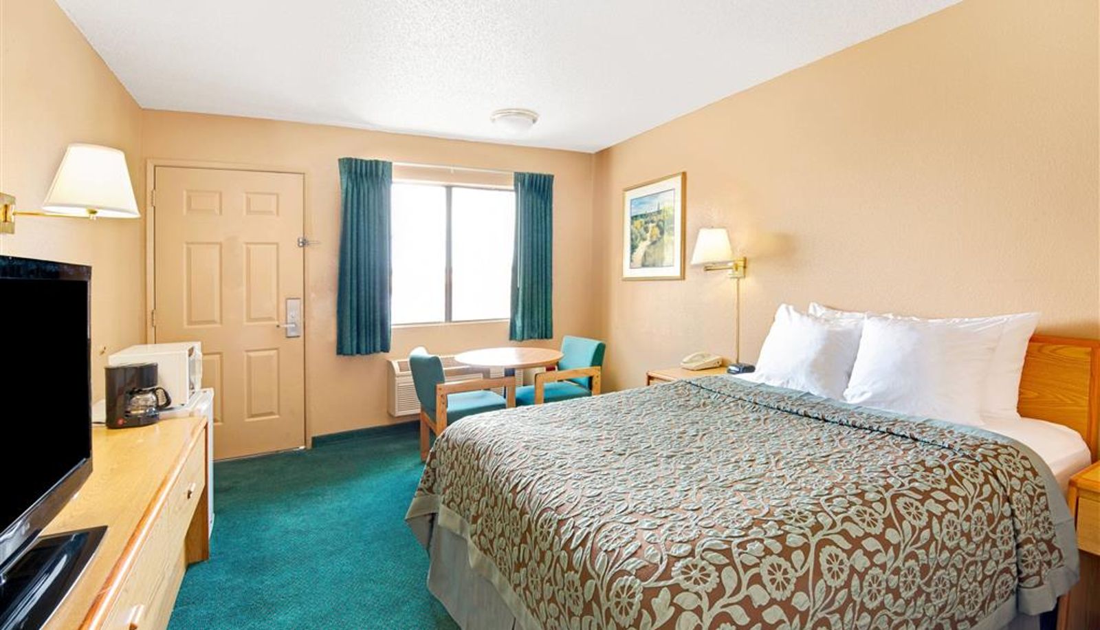 Camera - Days Inn by Wyndham El Paso Airport East