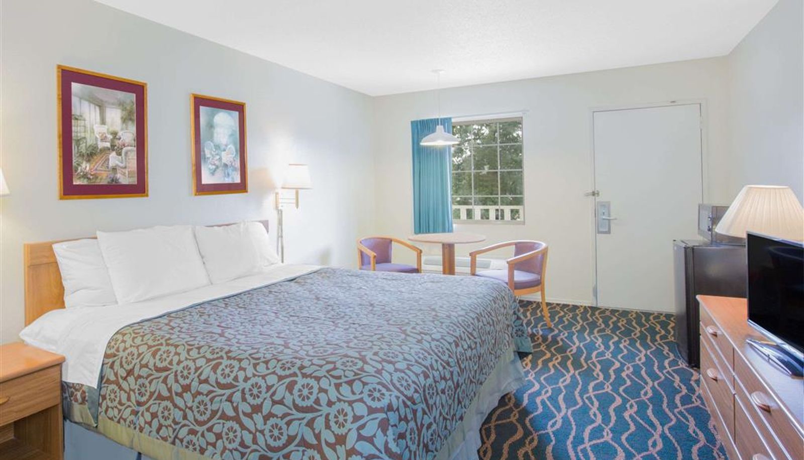Zimmer - Days Inn by Wyndham Hardy