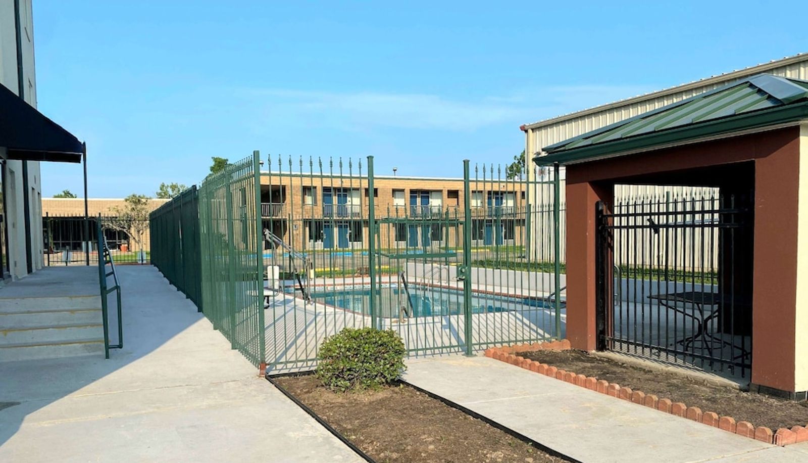 Pool - Days Inn by Wyndham LaPlace- New Orleans