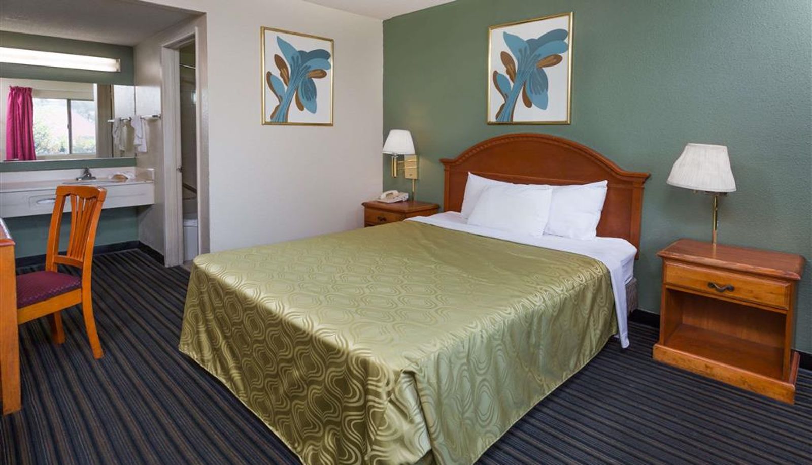 Zimmer - Days Inn by Wyndham San Bernardino