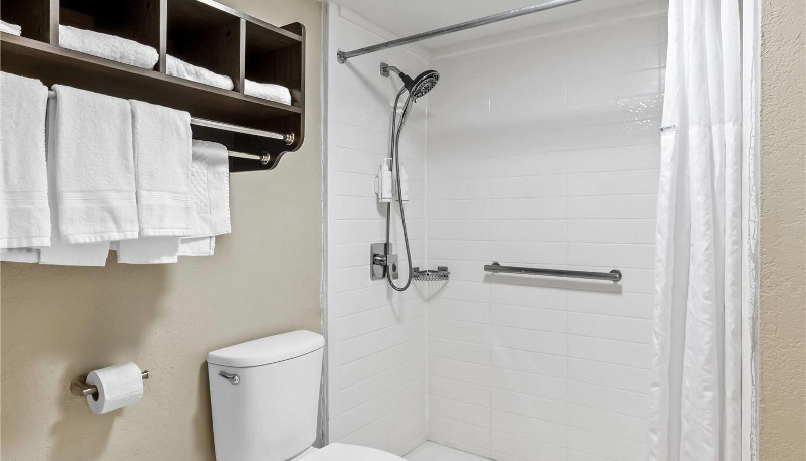 Zimmer - Days Inn by Wyndham Goose Creek