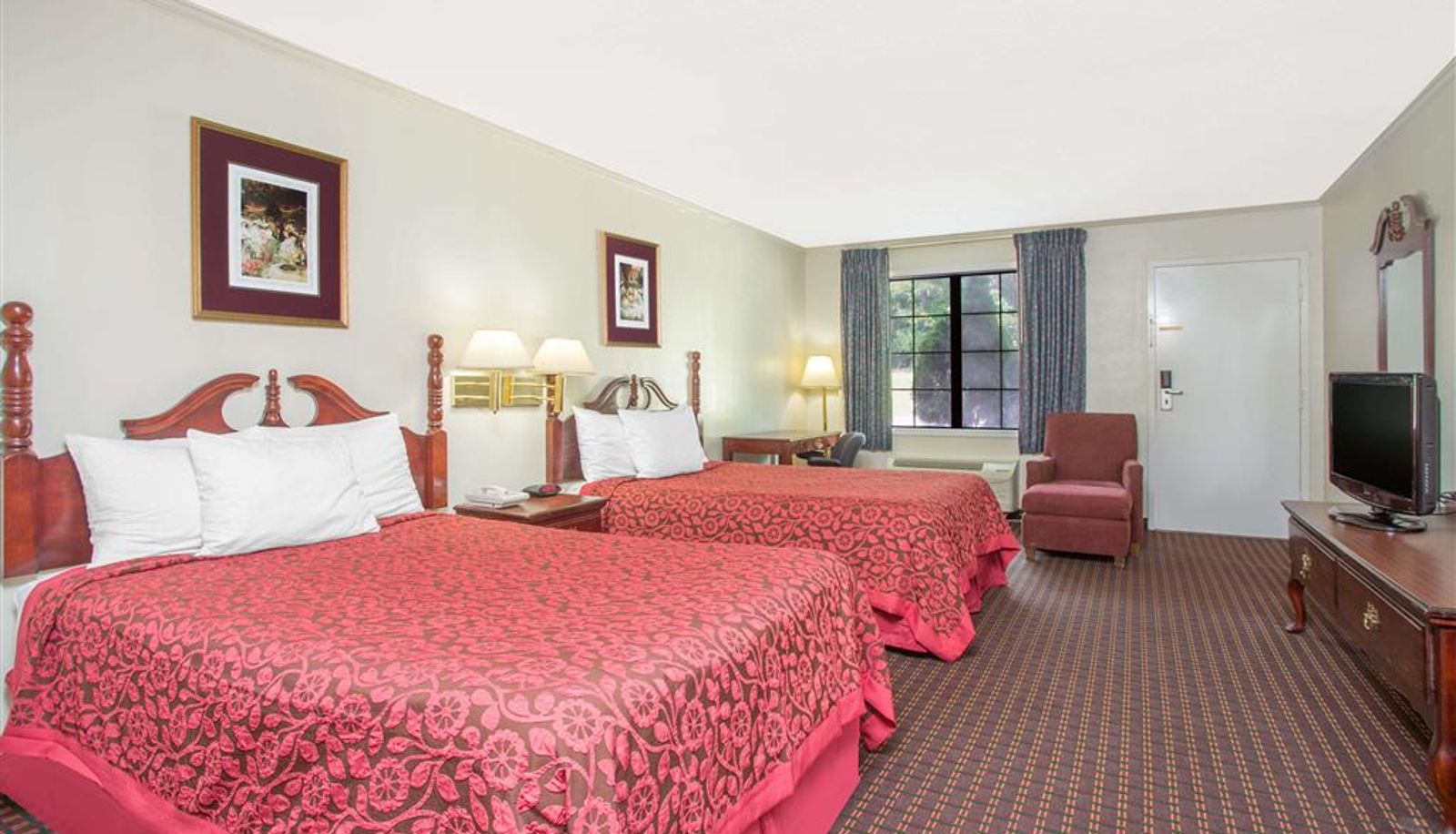 Zimmer - Days Inn by Wyndham Milledgeville