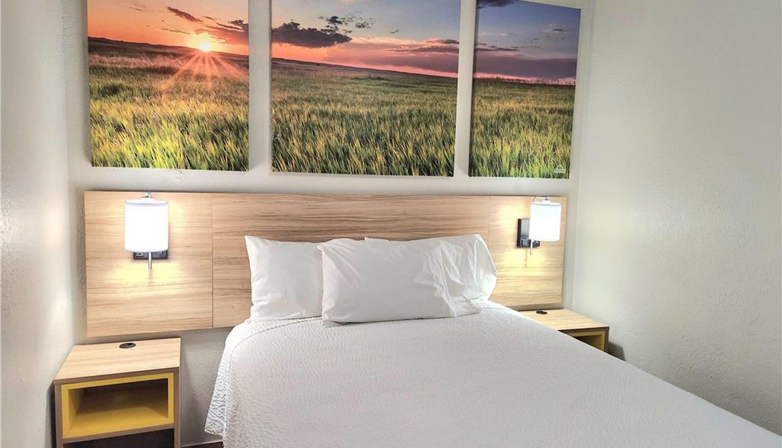 Room - Days Inn by Wyndham McAllen