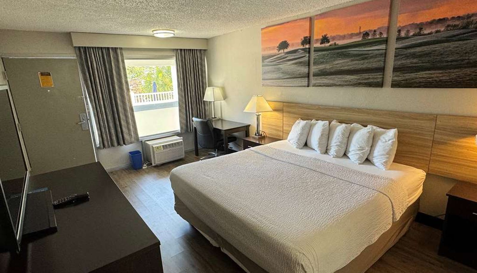 Zimmer - Days Inn by Wyndham Brooksville/Dade City