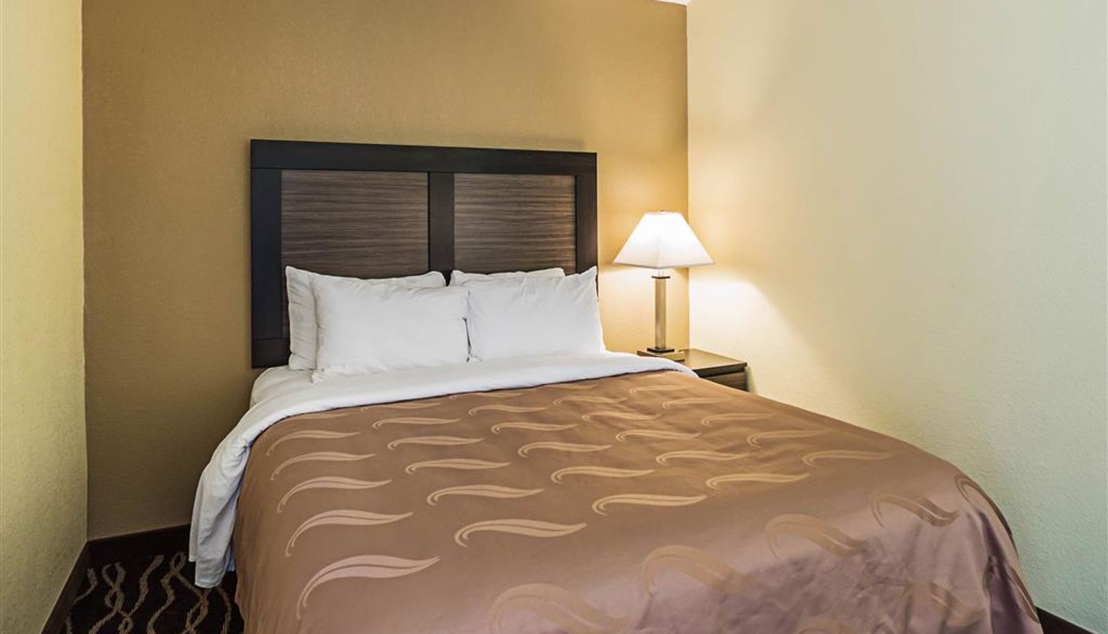 Room - Quality Inn & Suites Frostburg-Cumberland