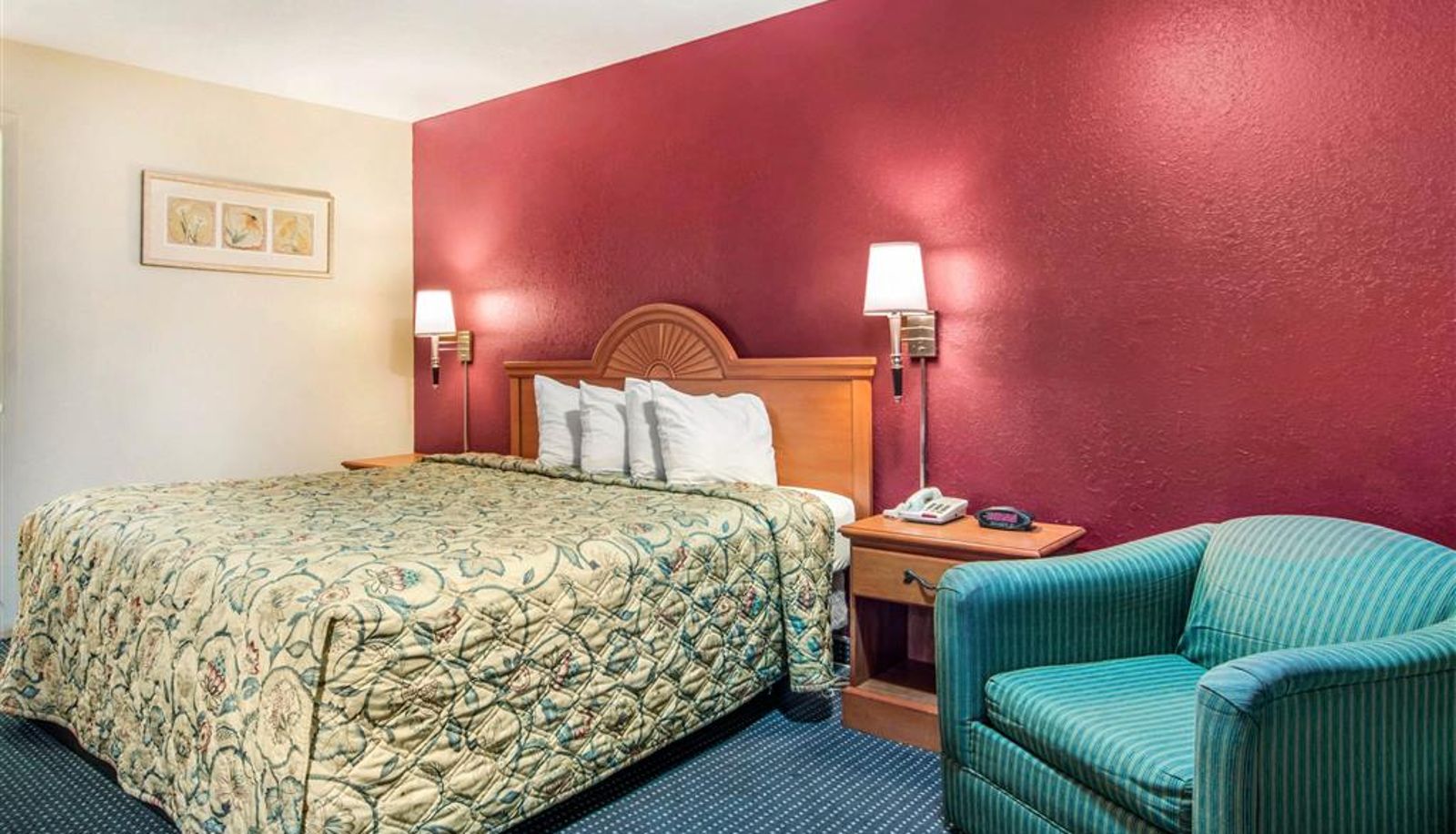 Room - Rodeway Inn La Grange East