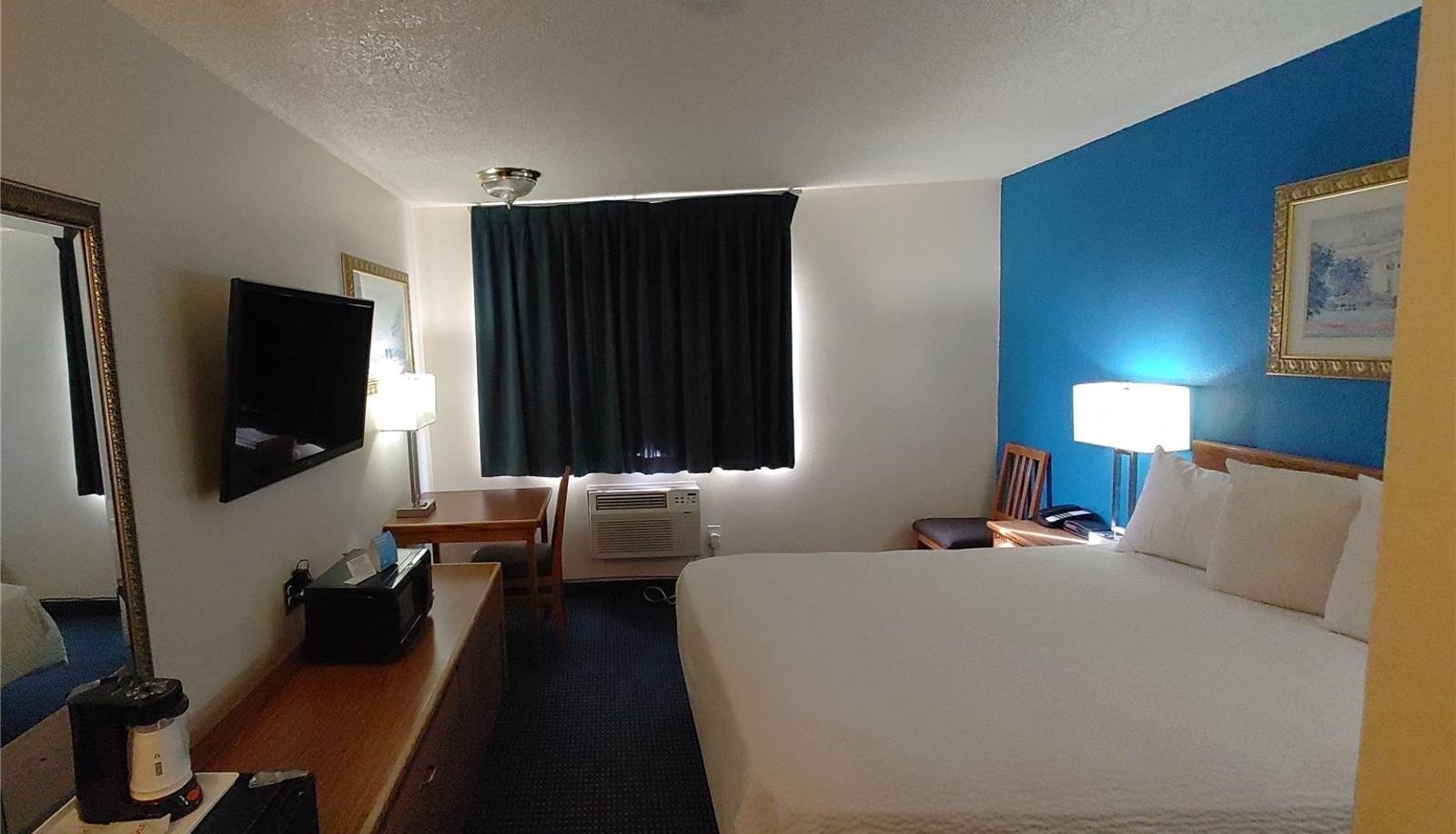 Room - Days Inn by Wyndham Pocatello University Area