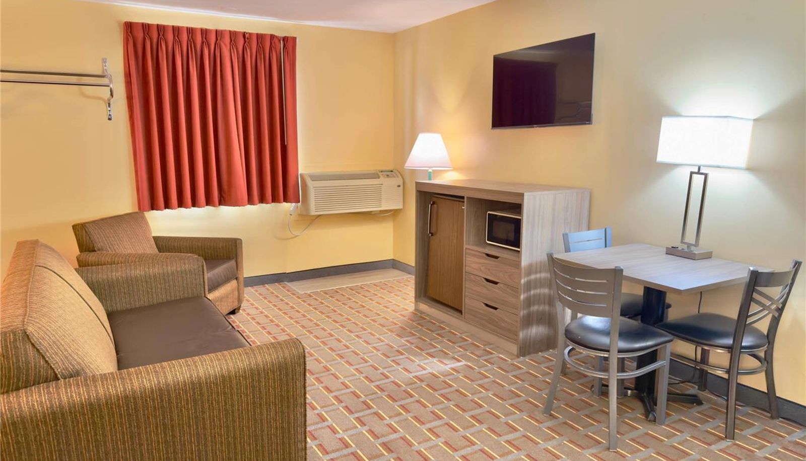 Camera - Econo Lodge Lansing - Leavenworth