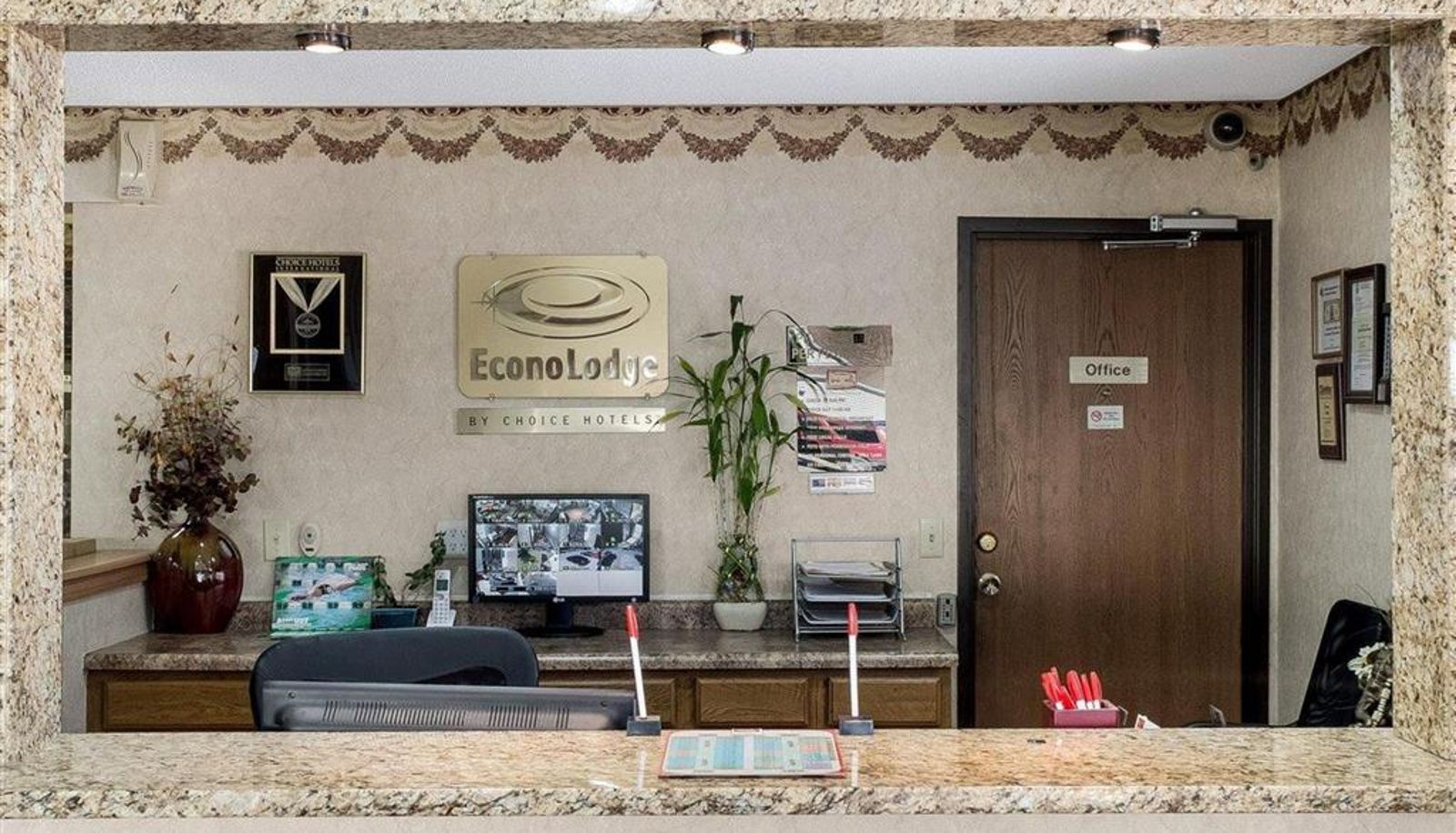 Lobby - Econo Lodge Grand Forks near University