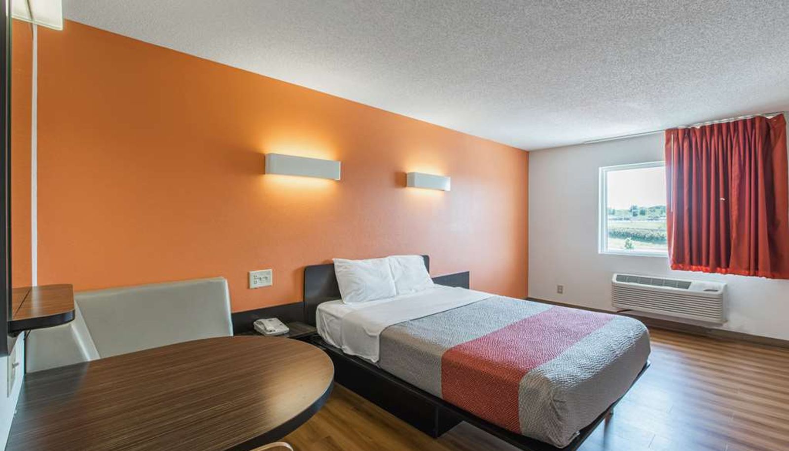 Standard room (double) - MOTEL 6 OMAHA CENTRAL
