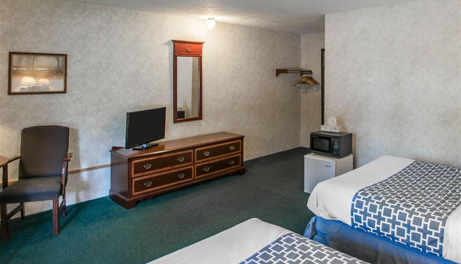 Room - Econo Lodge Hornell