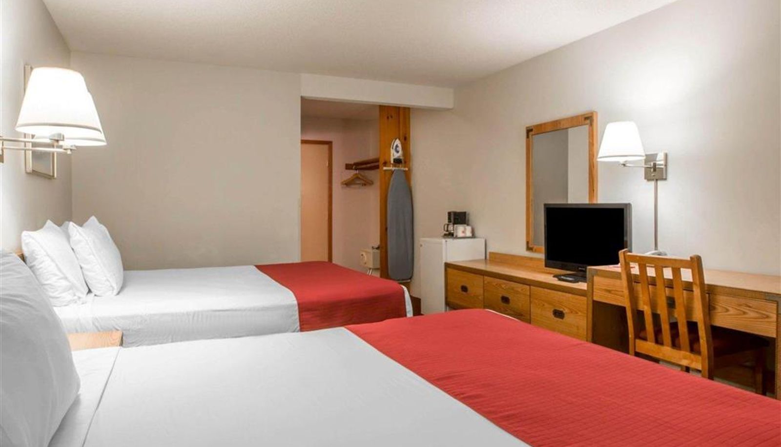 Room - Rodeway Inn Lake Placid South
