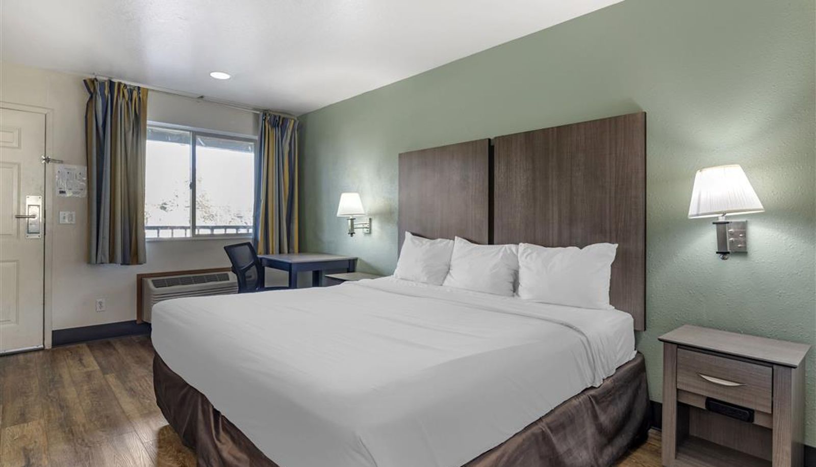 Zimmer - Econo Lodge Portland Airport