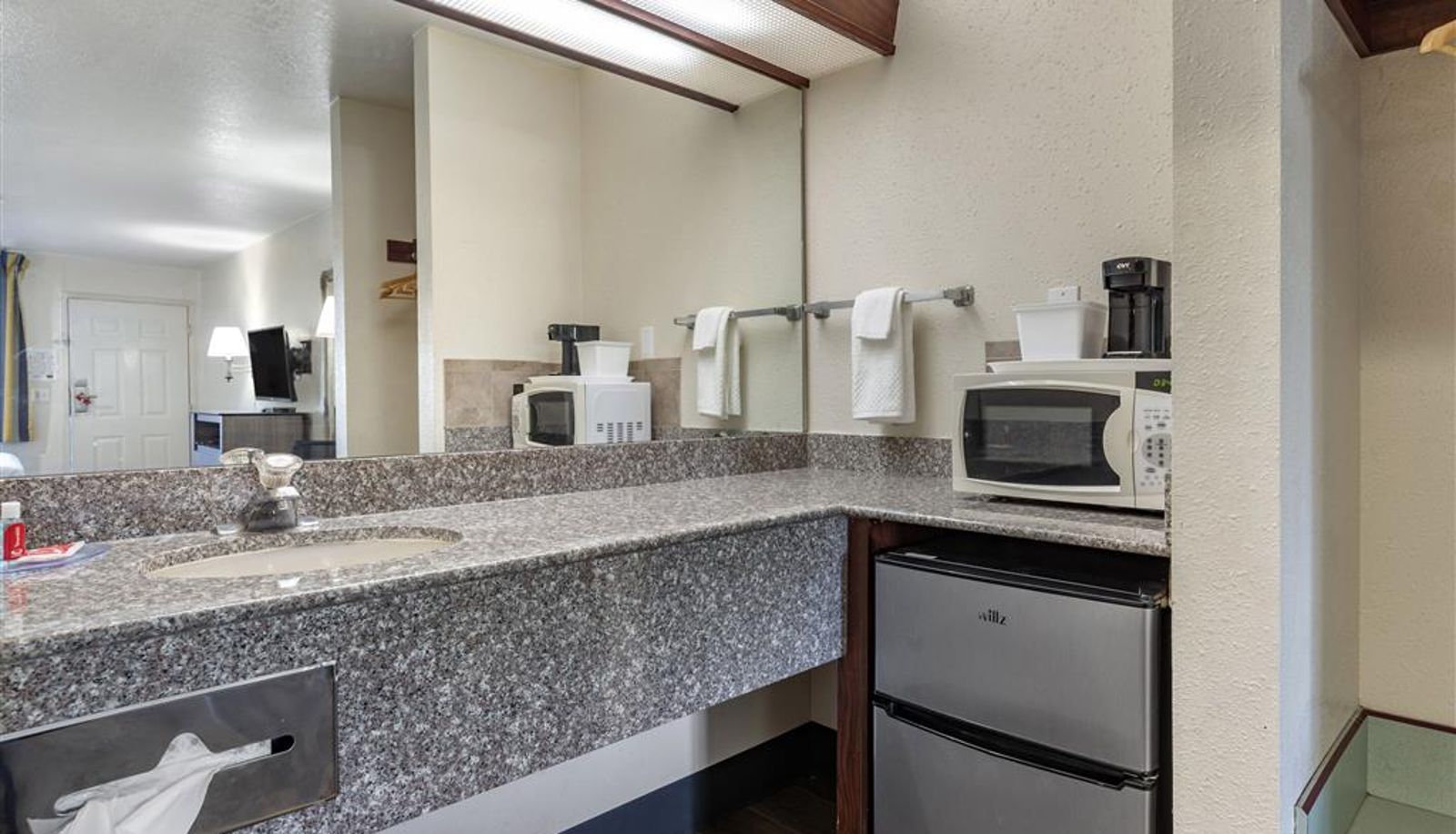 Zimmer - Econo Lodge Portland Airport