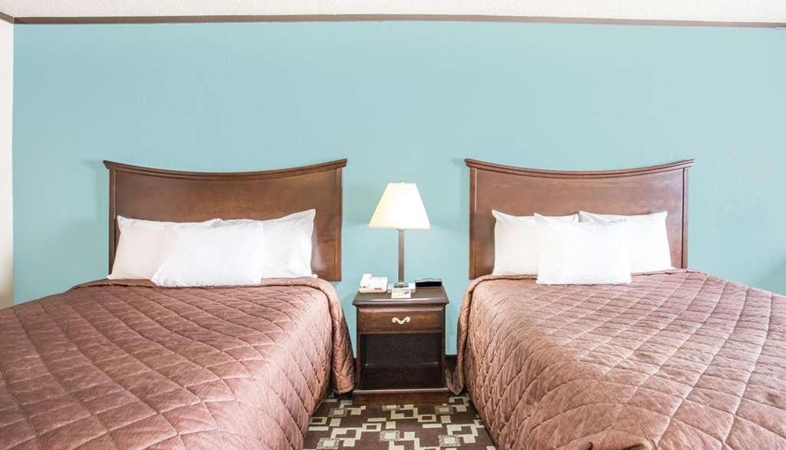 Quadruple room - Spark by Hilton Daleville Roanoke North