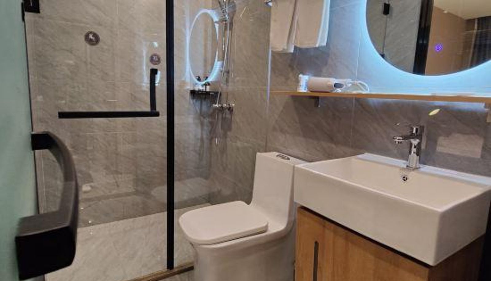 Zimmer - Home Inn (Nanning Chaoyang Square Subway Station Store)