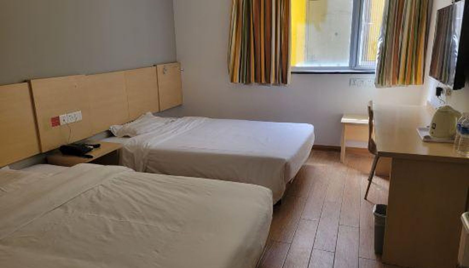 Gezinskamer - 7 Days Chain Hotel (Tianjin Ancient Culture Street Jinshiqiao Subway Station Store)