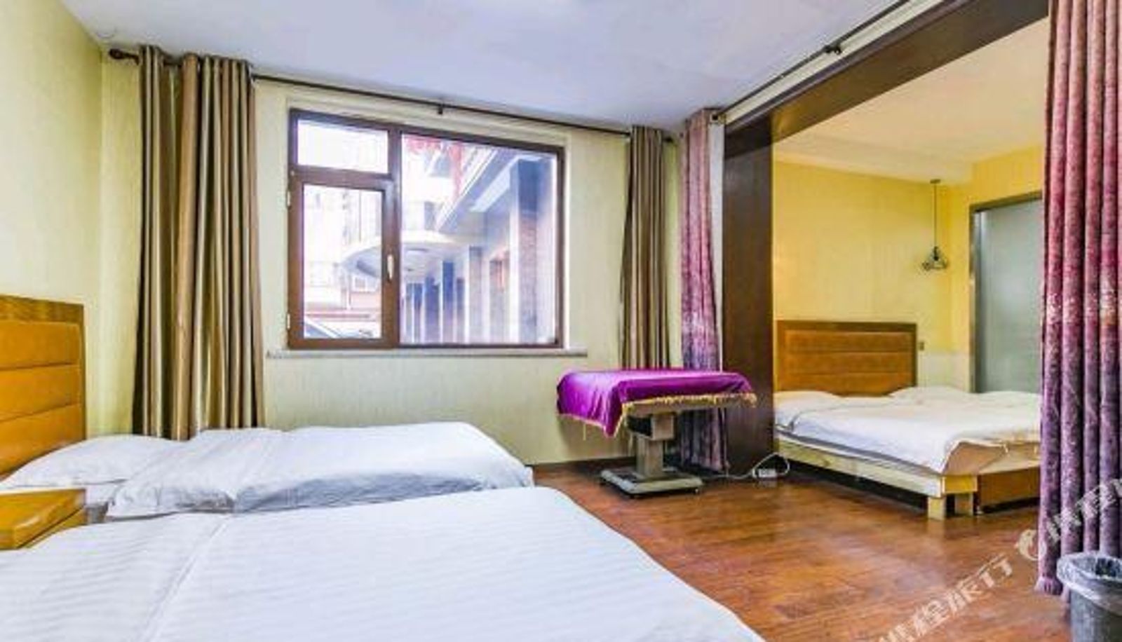 Camera business - Hexiang Runhe Business Hotel