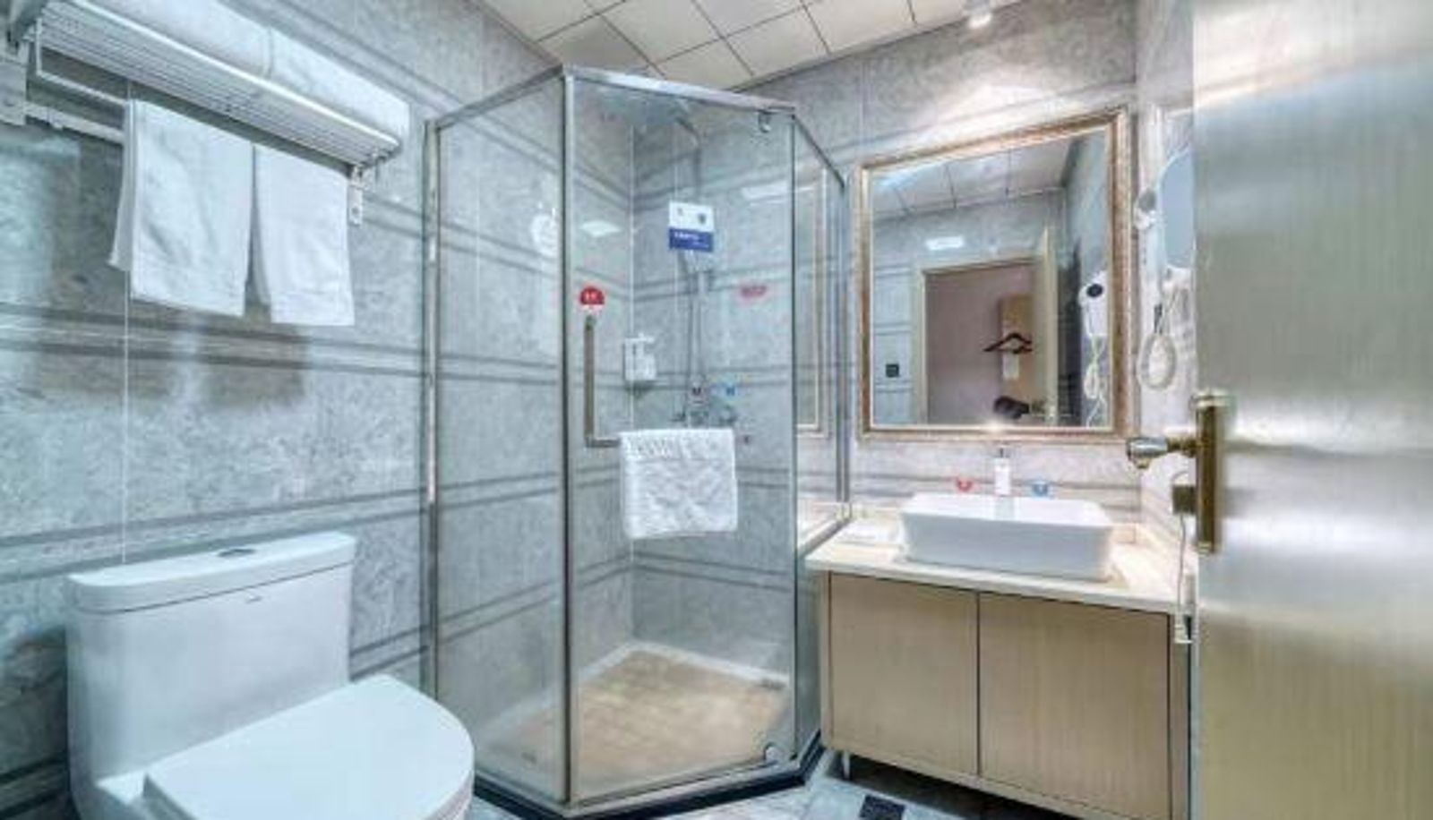 Room - Yuejia Hotel