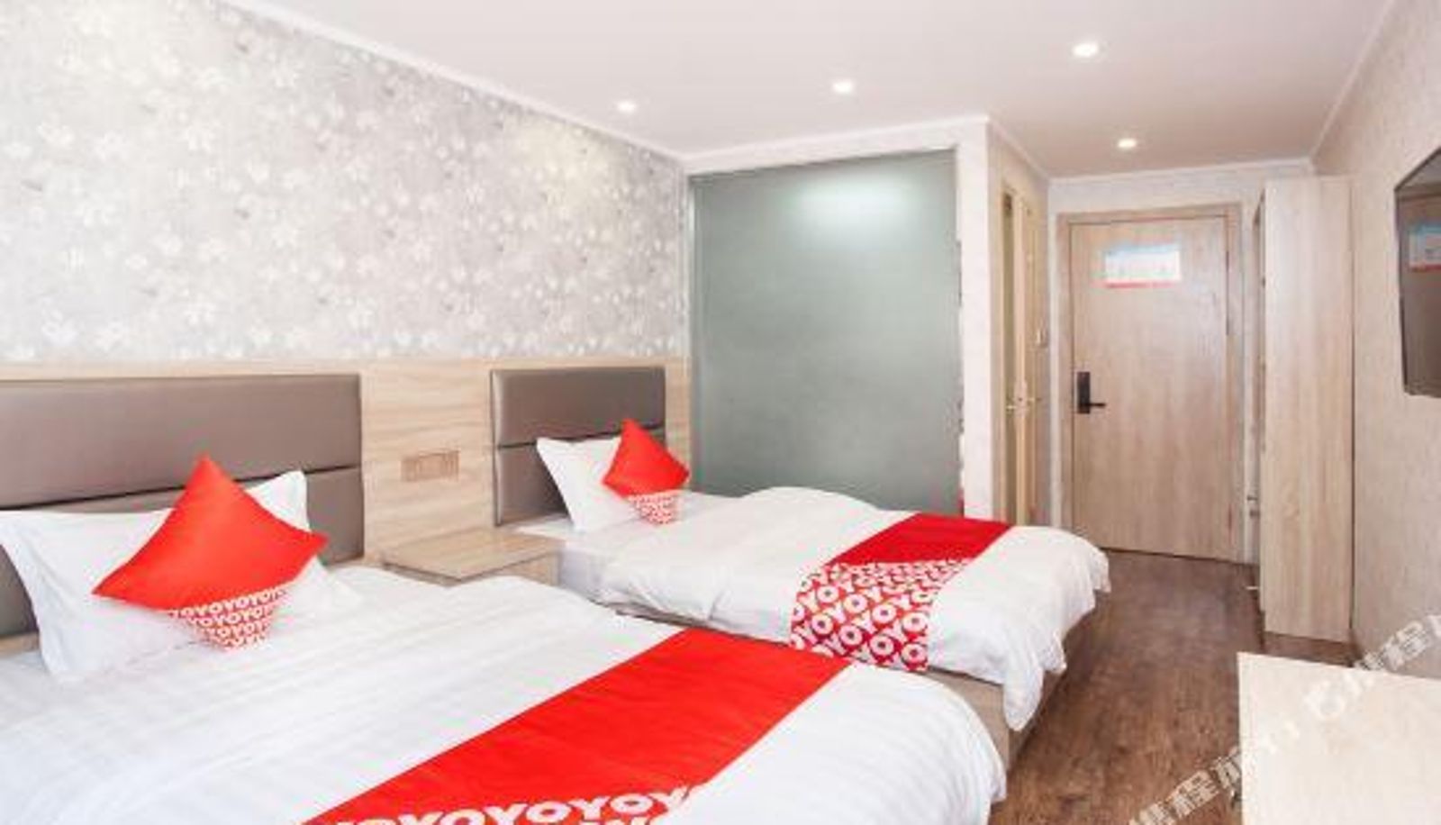 Chengde North Shore Theme Hotel