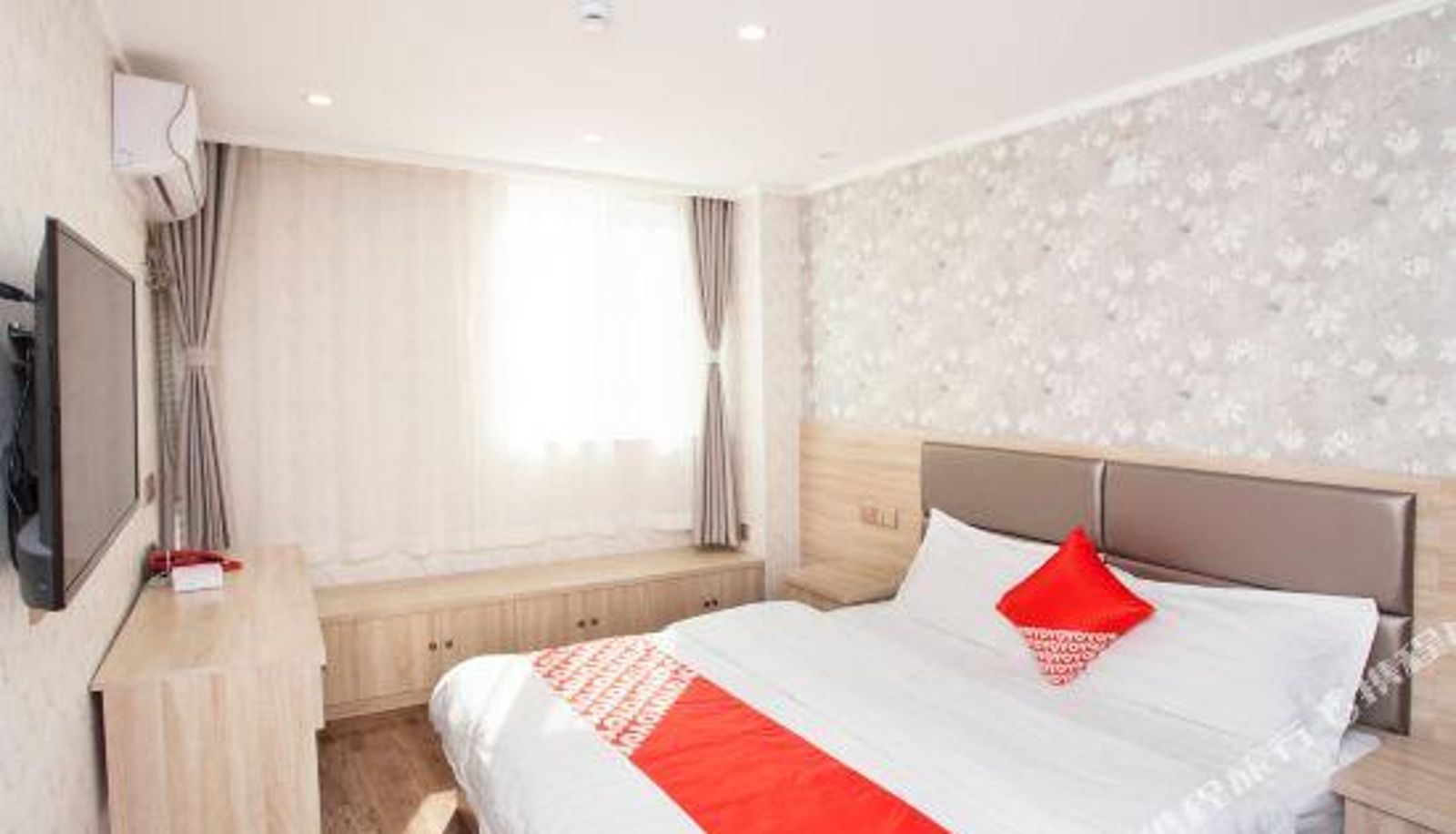 Chengde North Shore Theme Hotel