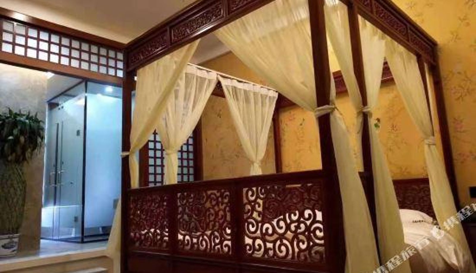 Zimmer - Pingjiang Qihang Theme Hotel
