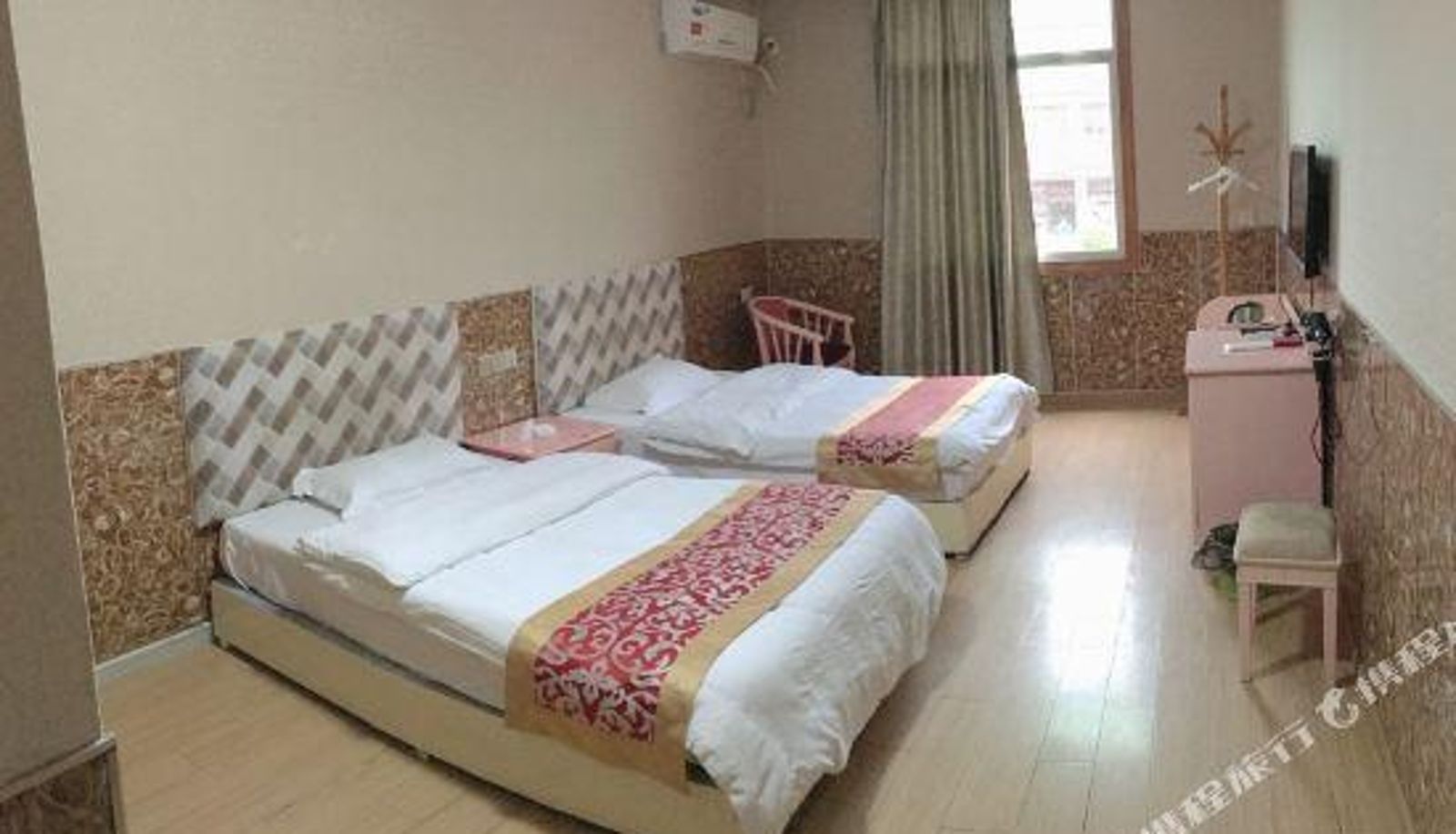 Camera - 520 Theme Hotel