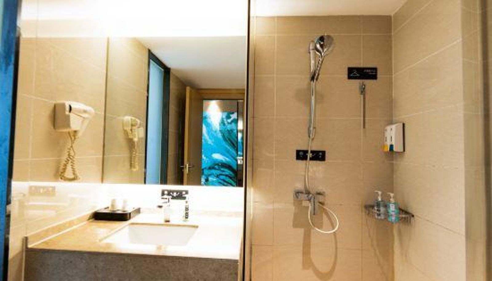 Habitación corporativa - City Comfort Inn
