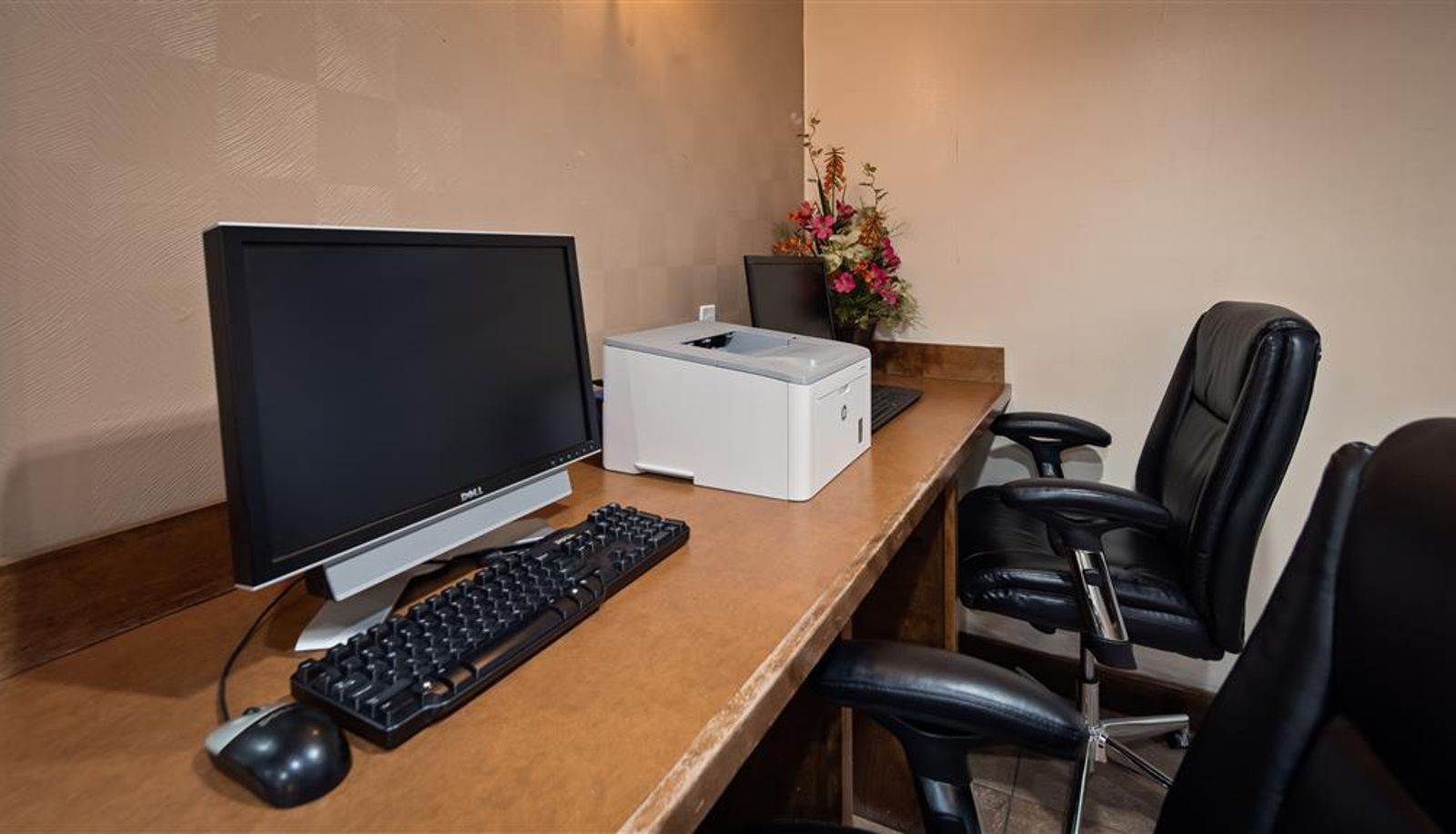 Business center - SureStay Plus Hotel by Best Western Albuquerque I40 Eubanks
