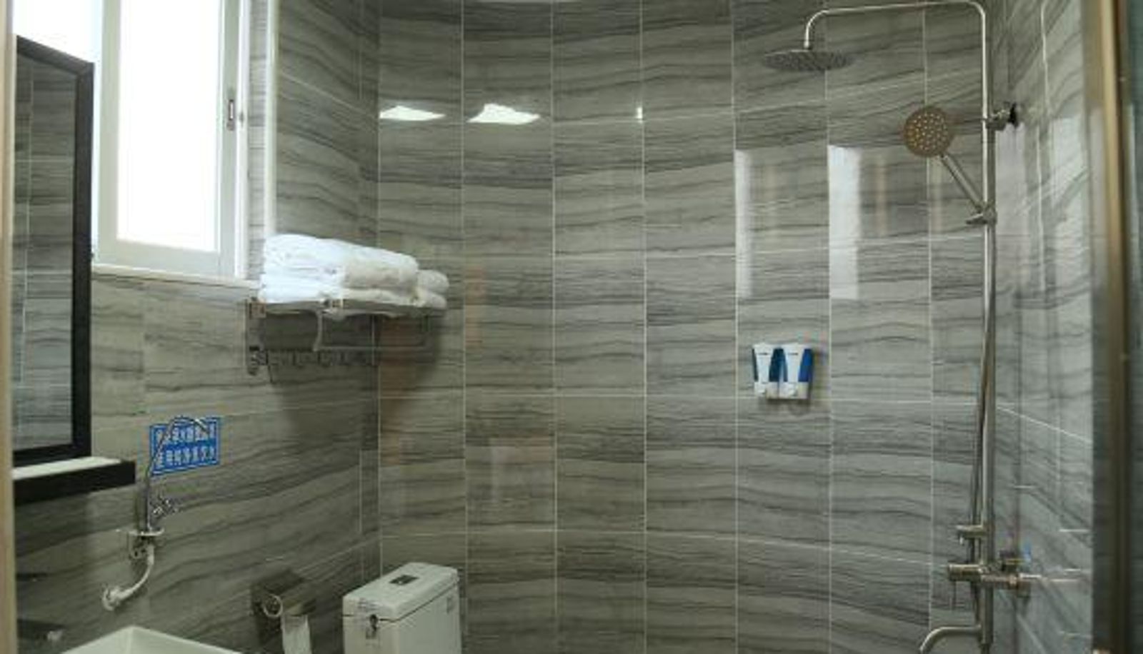 Zimmer mit Flussblick - Xinfeng New Home Art Hotel