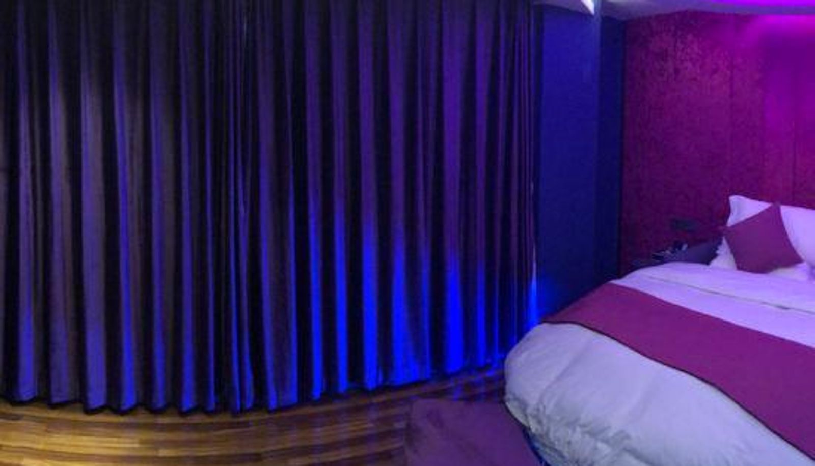 Room - Weinisiren Theme Hotel