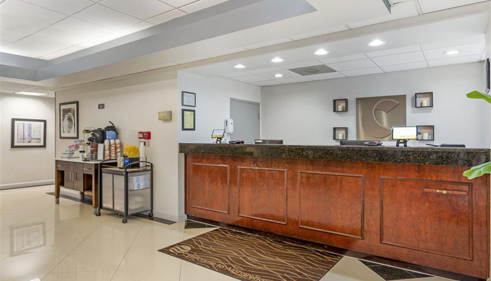 Hall - Comfort Inn Alpharetta-Atlanta North