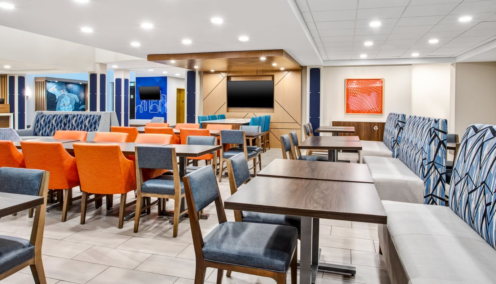 Info - Holiday Inn Express & Suites BELLEVILLE (AIRPORT AREA) by IHG