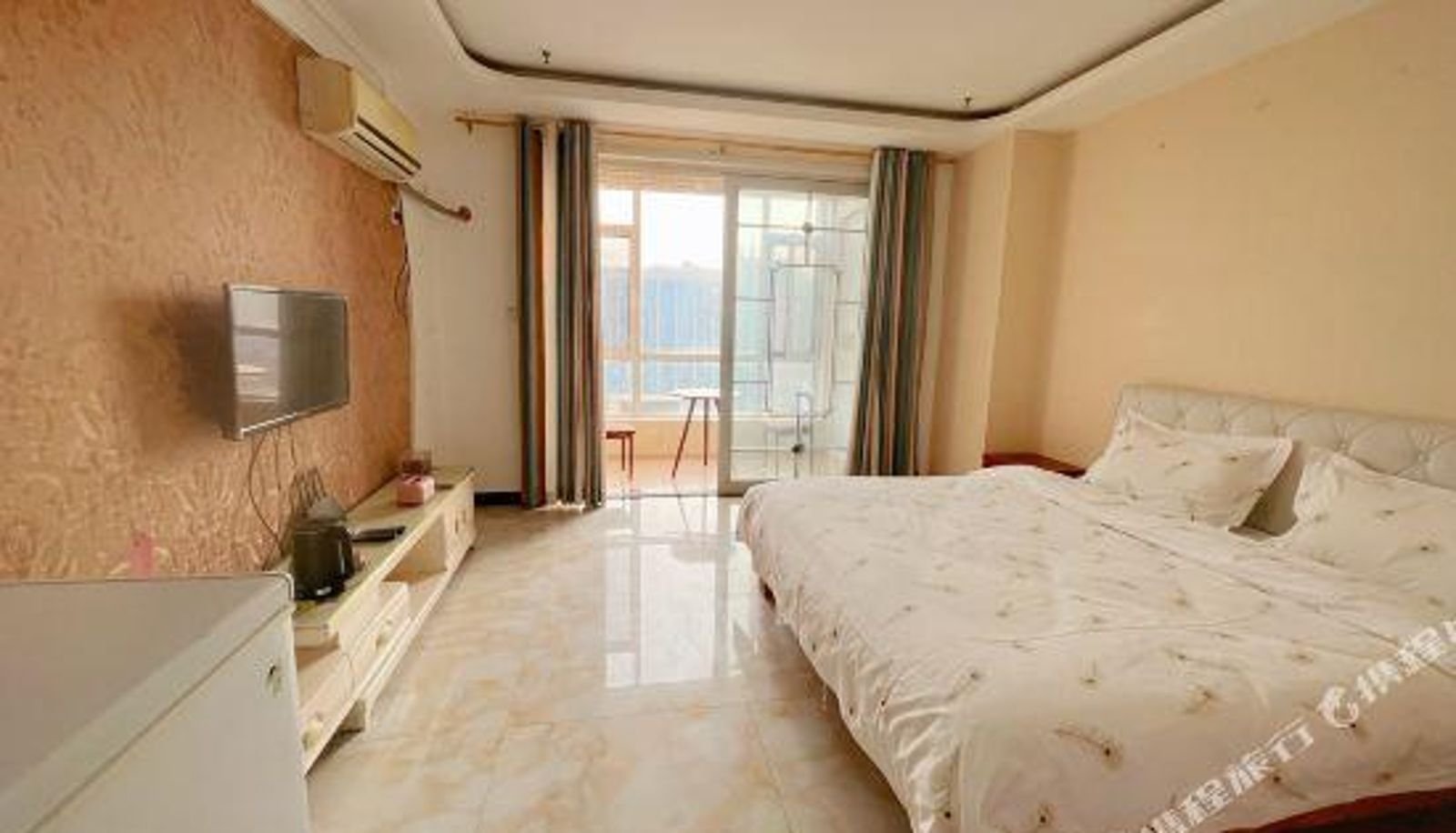 Zimmer - Qingcheng Self-service Apartment (Kaiyuan International Shopping Mall Ever Sleep City Shop)