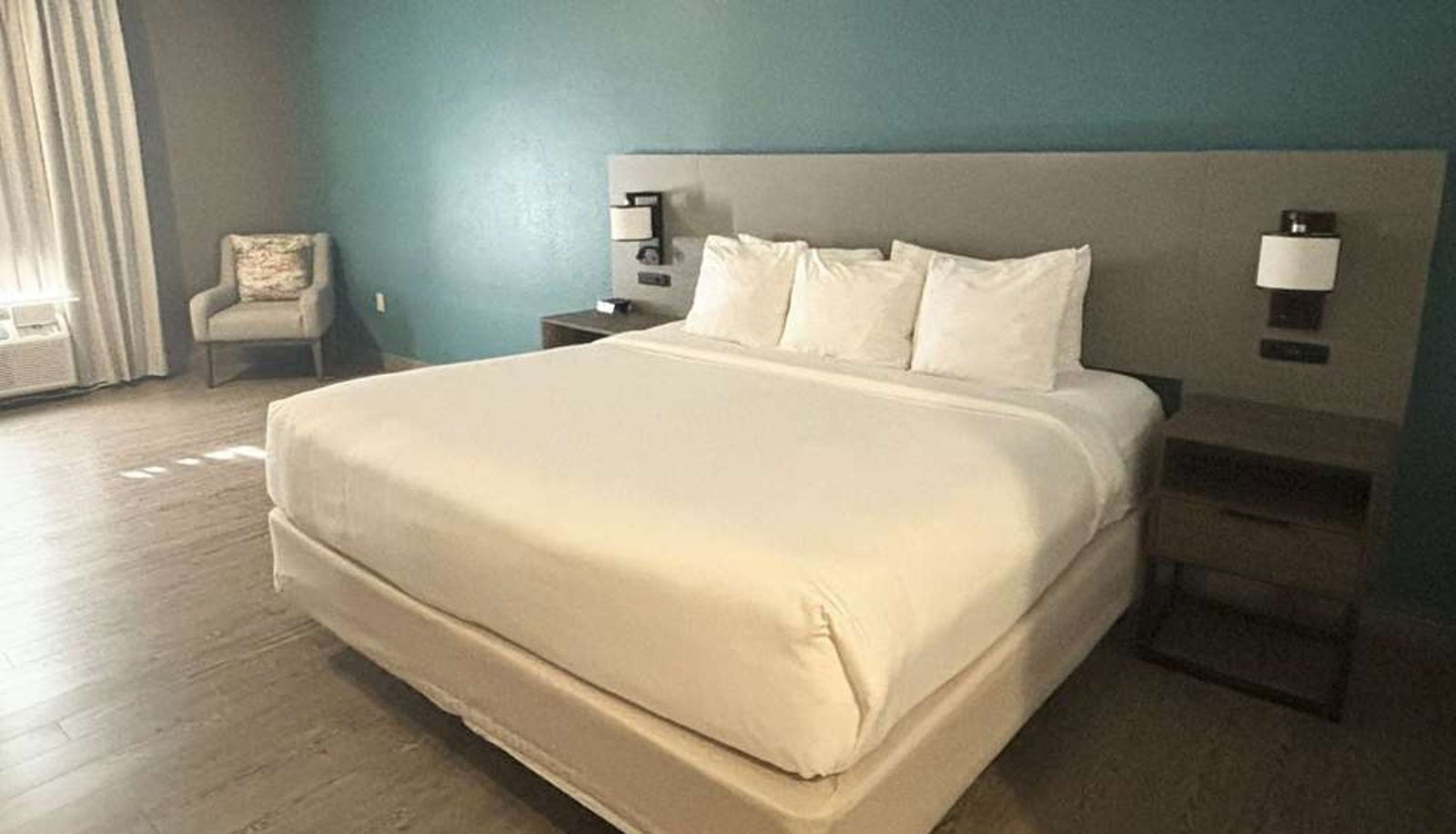 Room - Comfort Inn & Suites Burnet