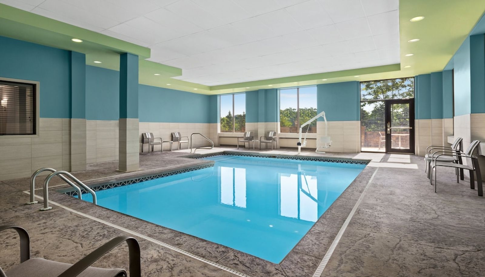 Basen - Holiday Inn Express & Suites AKRON REGIONAL AIRPORT AREA by IHG
