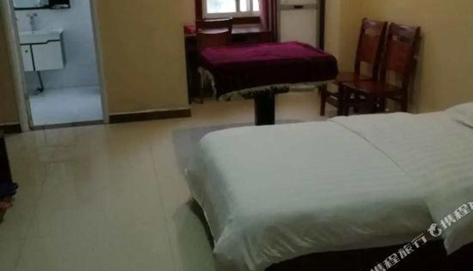 Zimmer - Gushi Longxing Hotel