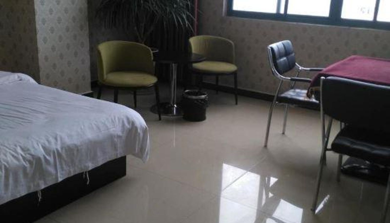 Vista interna - Gushi Zhongtian Business Hotel