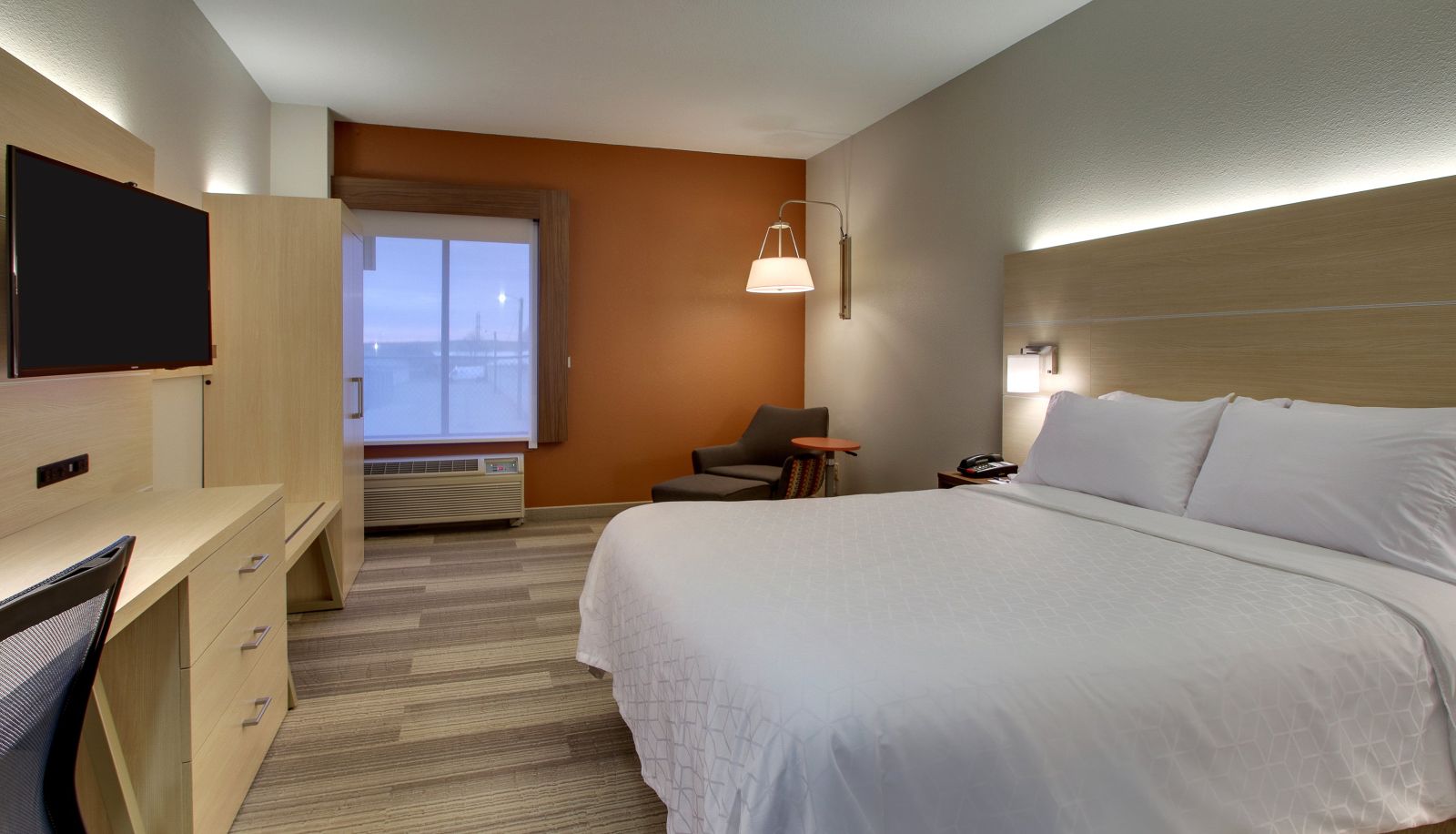 Room - Holiday Inn Express & Suites CEDAR RAPIDS-I-380 @ 33RD AVE by IHG