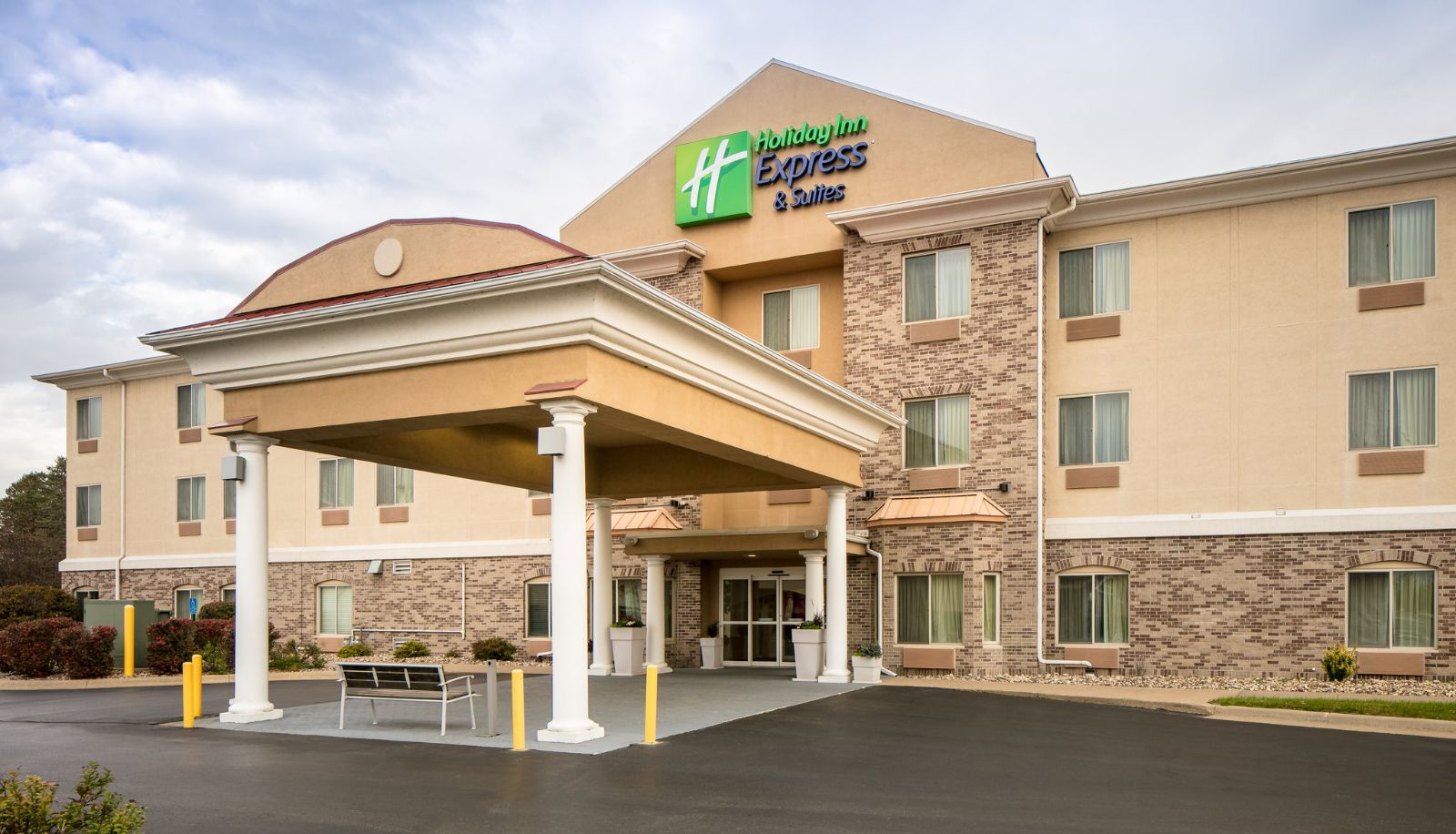 Info - Holiday Inn Express & Suites CLINTON by IHG