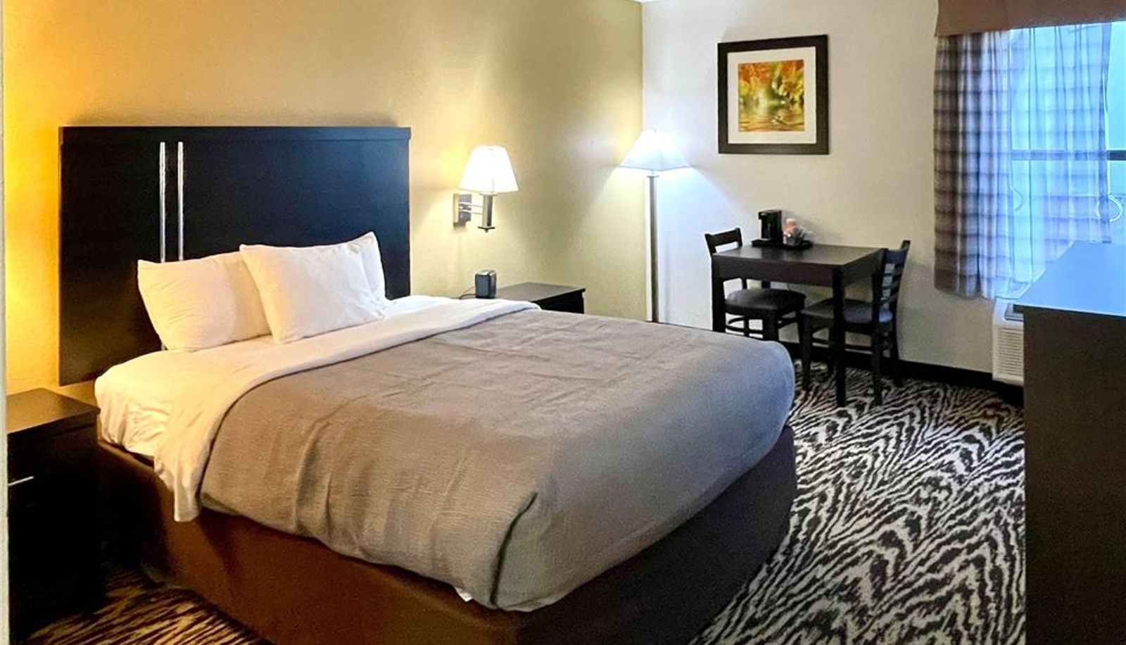 Room - Quality Inn & Suites Clemmons I-40