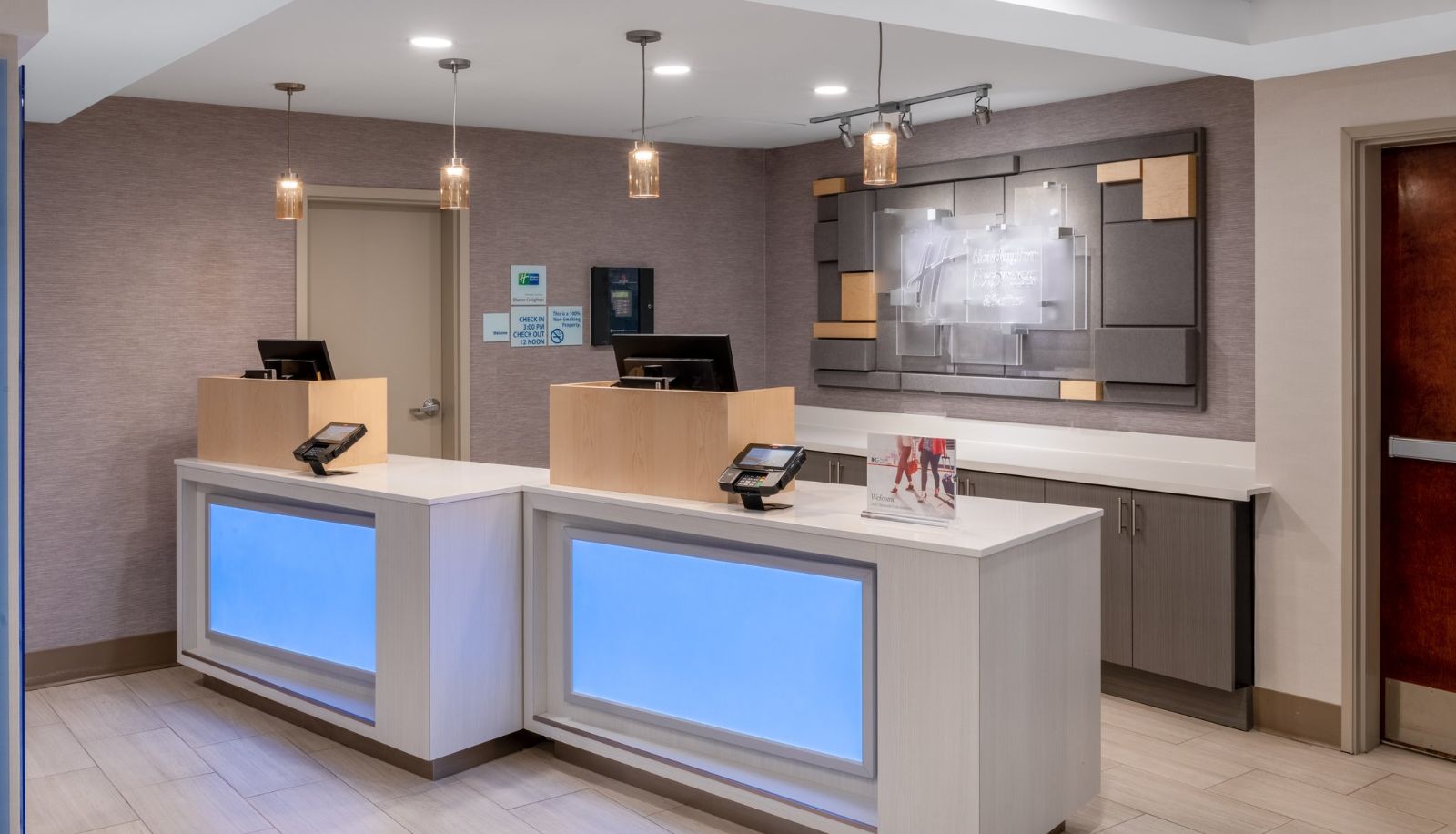 Info - Holiday Inn Express & Suites COLORADO SPRINGS AIRPORT by IHG