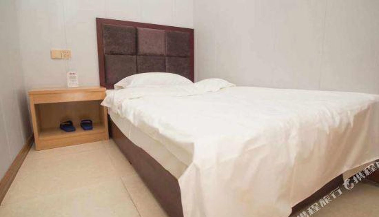 Camera - Xinzheng Jingang Hotel