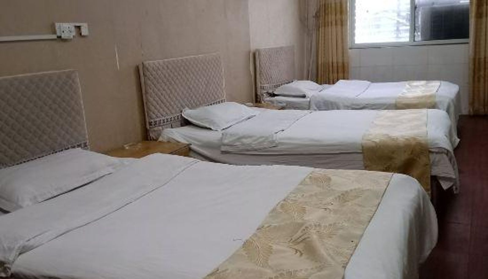 Zimmer - Yunyue Yilong Express Hotel