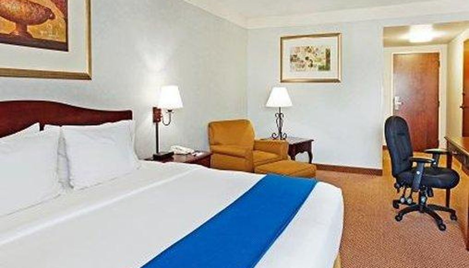 Room - Mountain Inn and Suites