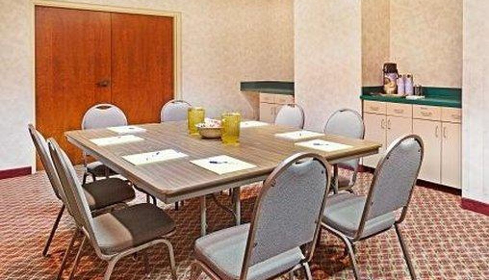 Conference room - Mountain Inn and Suites